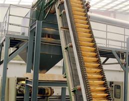 DJ型大傾角擋邊帶式輸送機 DJ型大傾角擋邊帶式輸送機